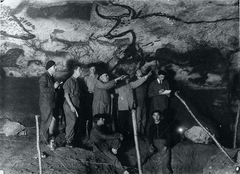 tour of lascaux cave