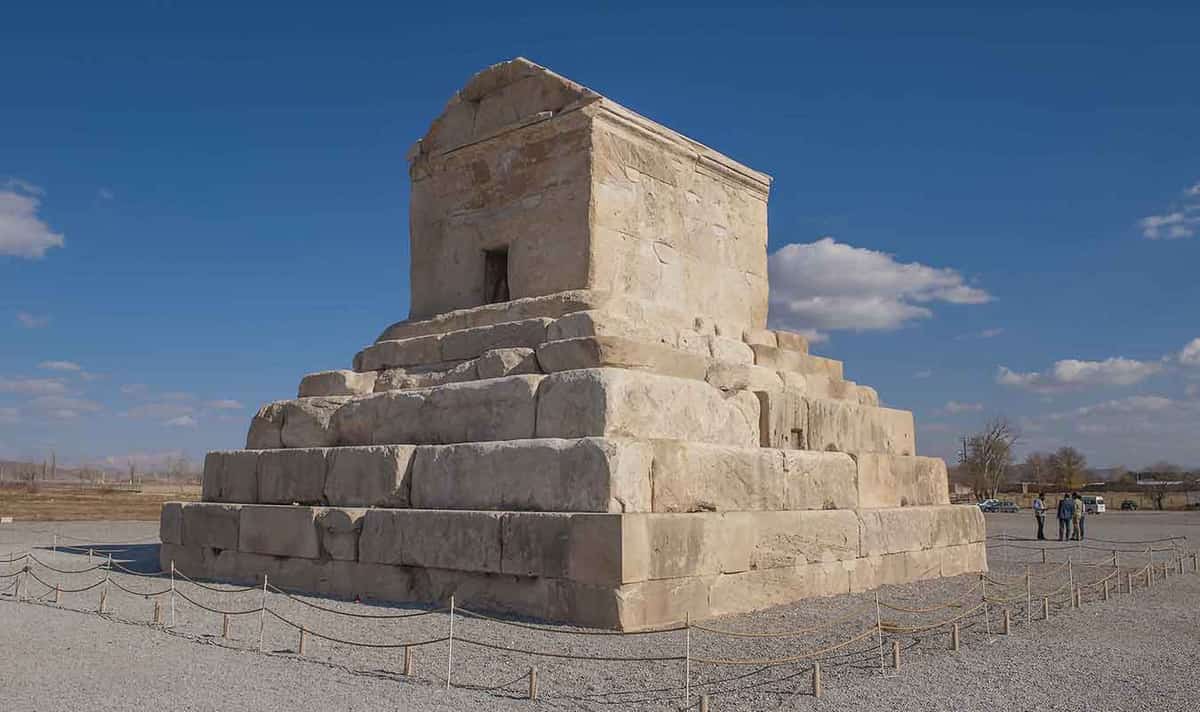 tomb cyrus the great