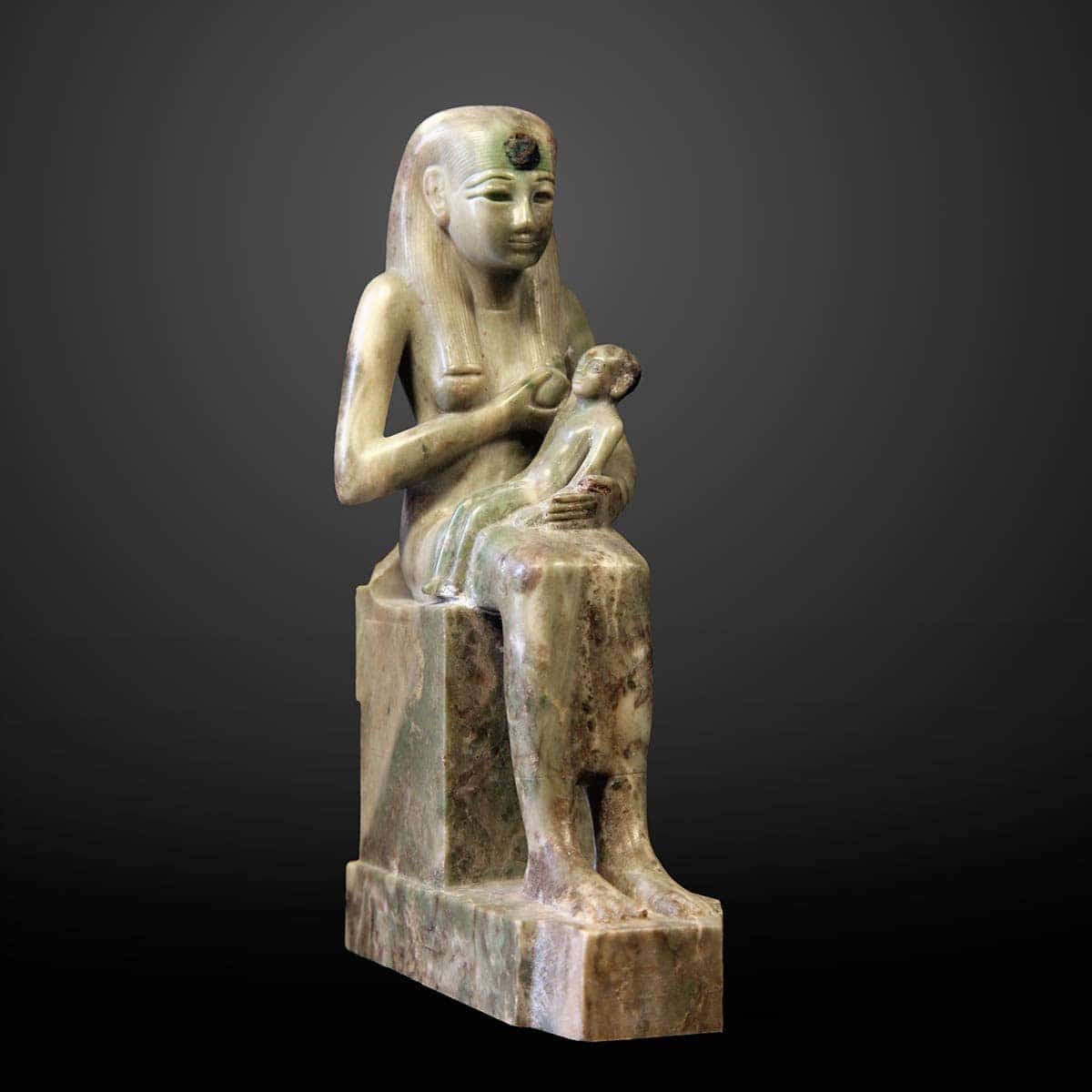 statue of isis lactans