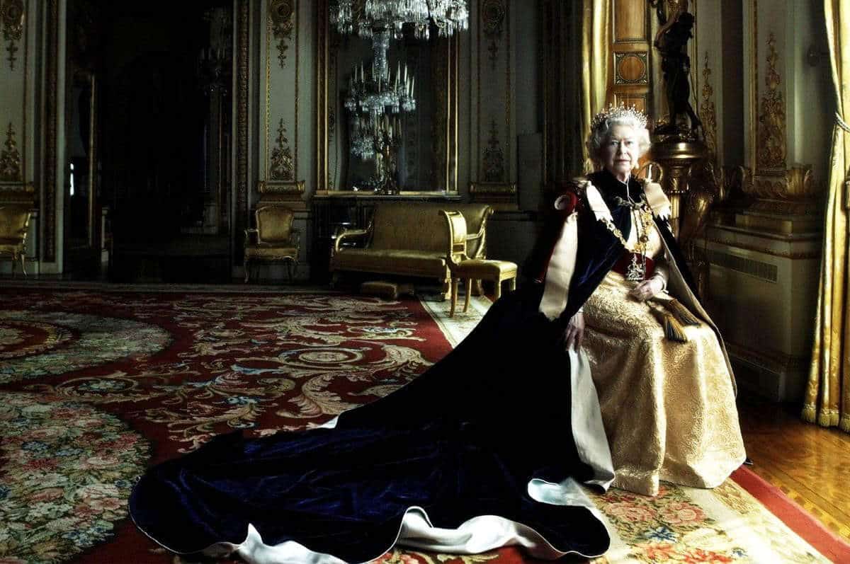 queen elizabeth 2 annie leibovitz