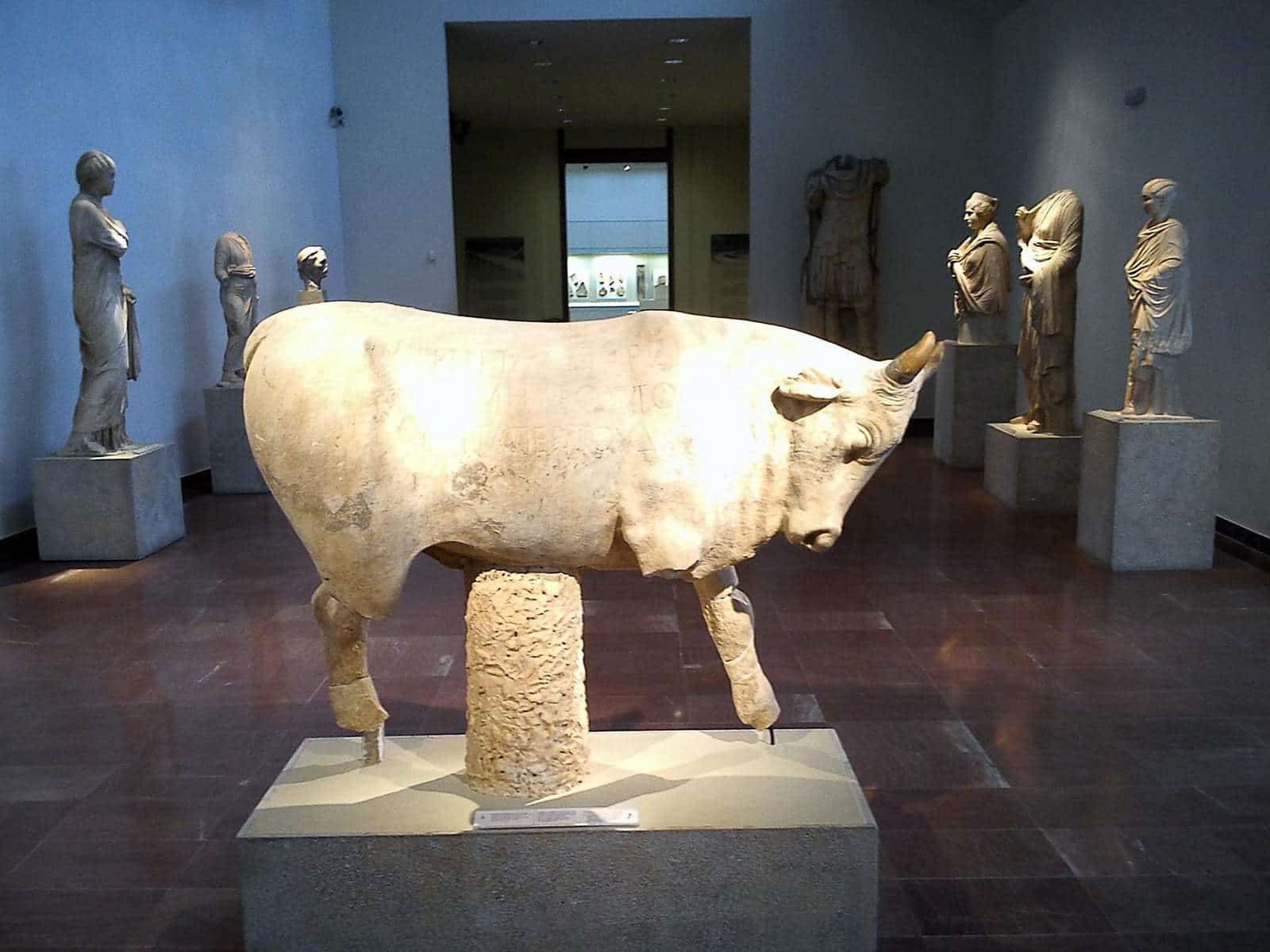 bull-regilla-olympia-nymphaeum-photo