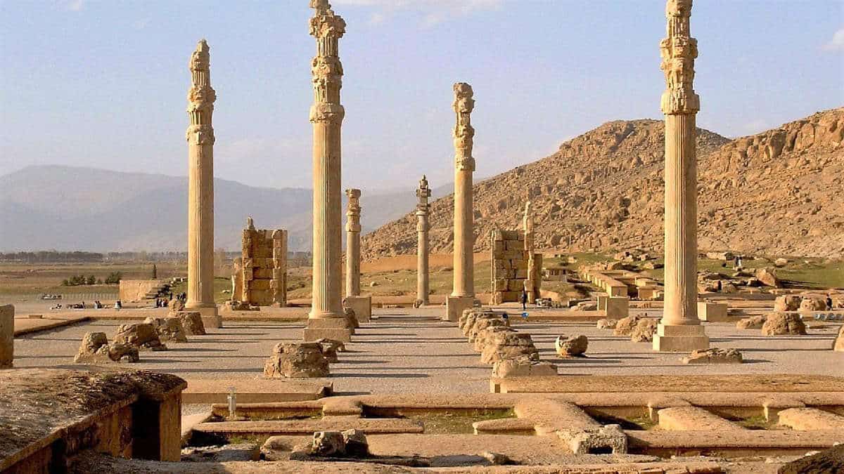 ruins of persepolis 