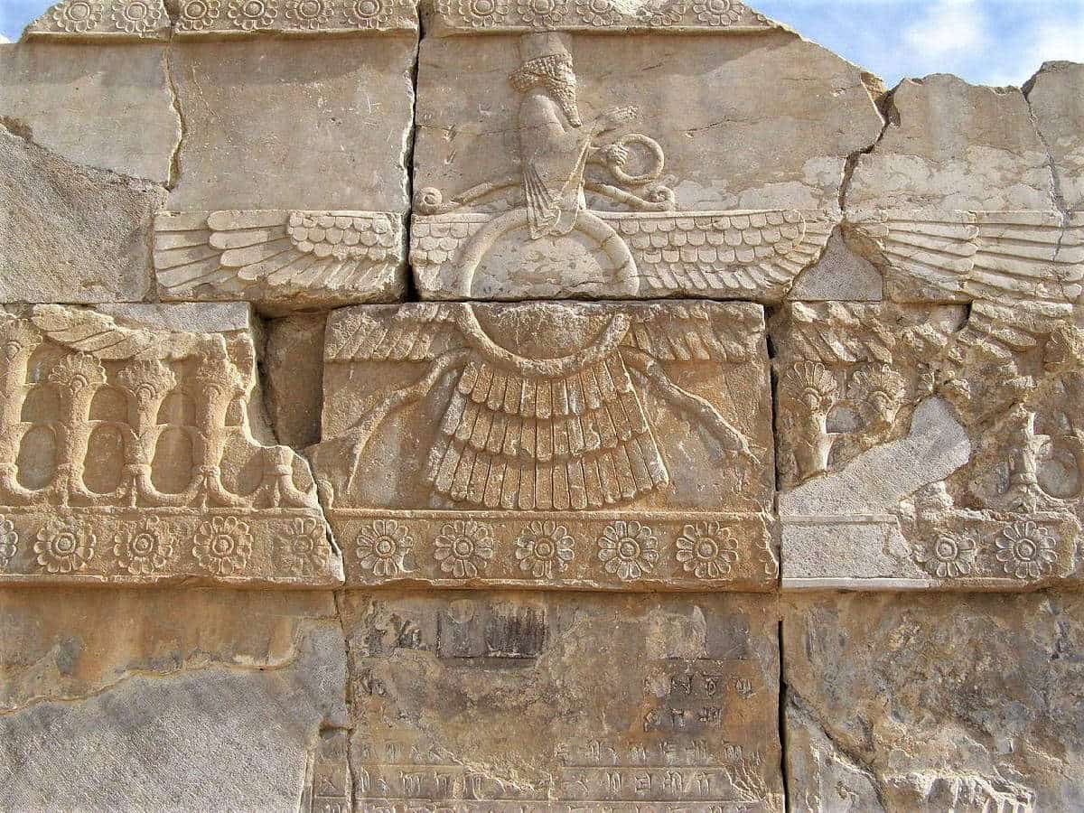 ahura-mazda-relief-persepolis