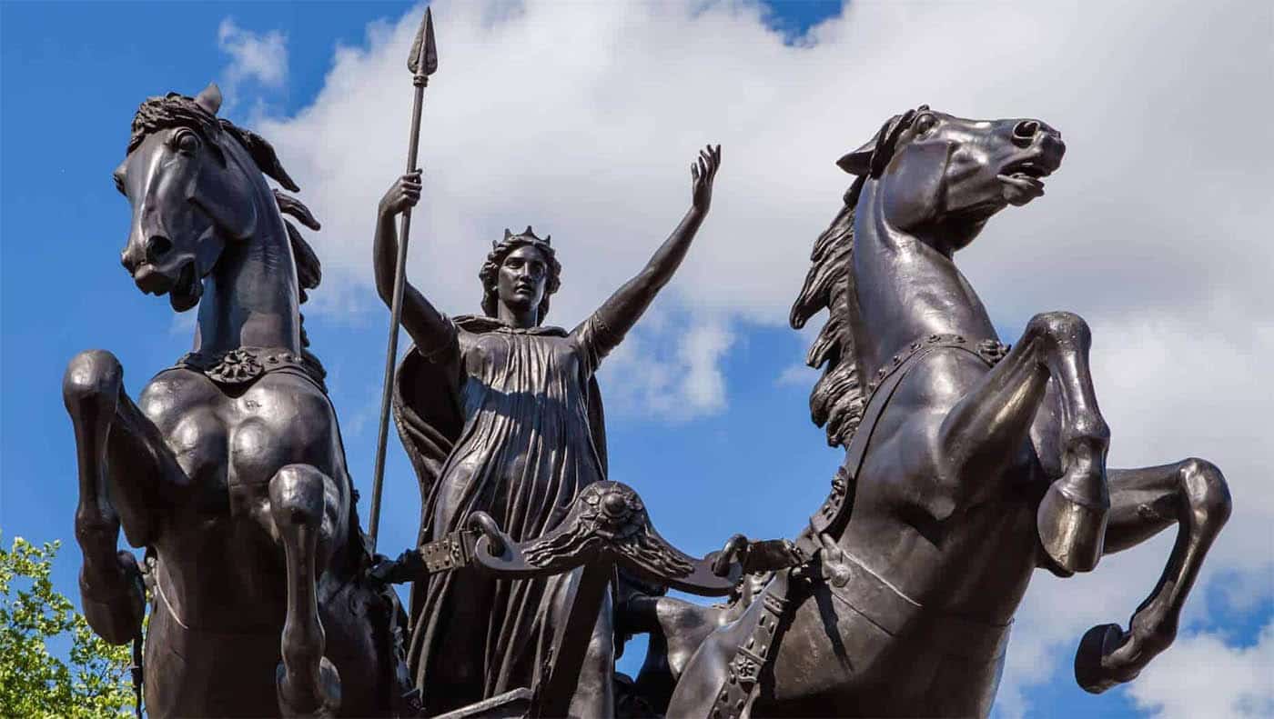 queen boudica daughters horses statue