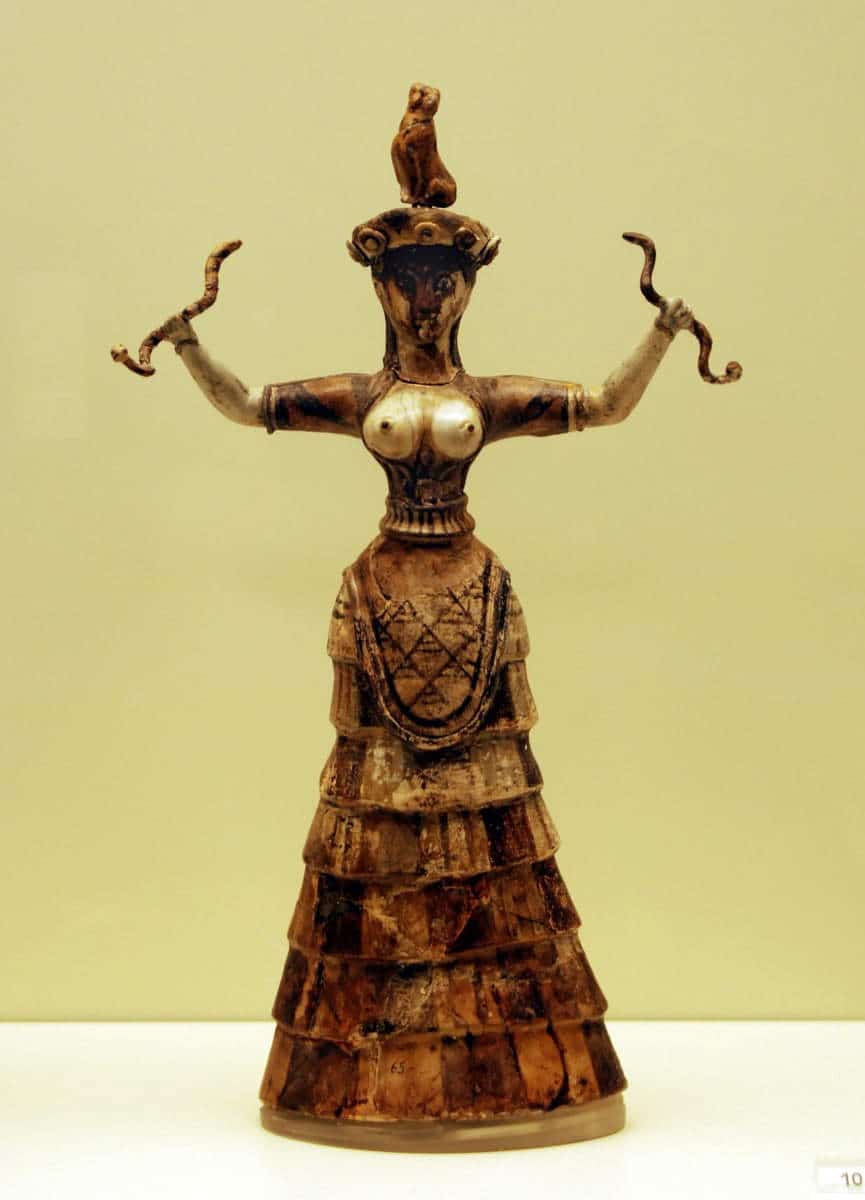 snake goddess minoan figurine