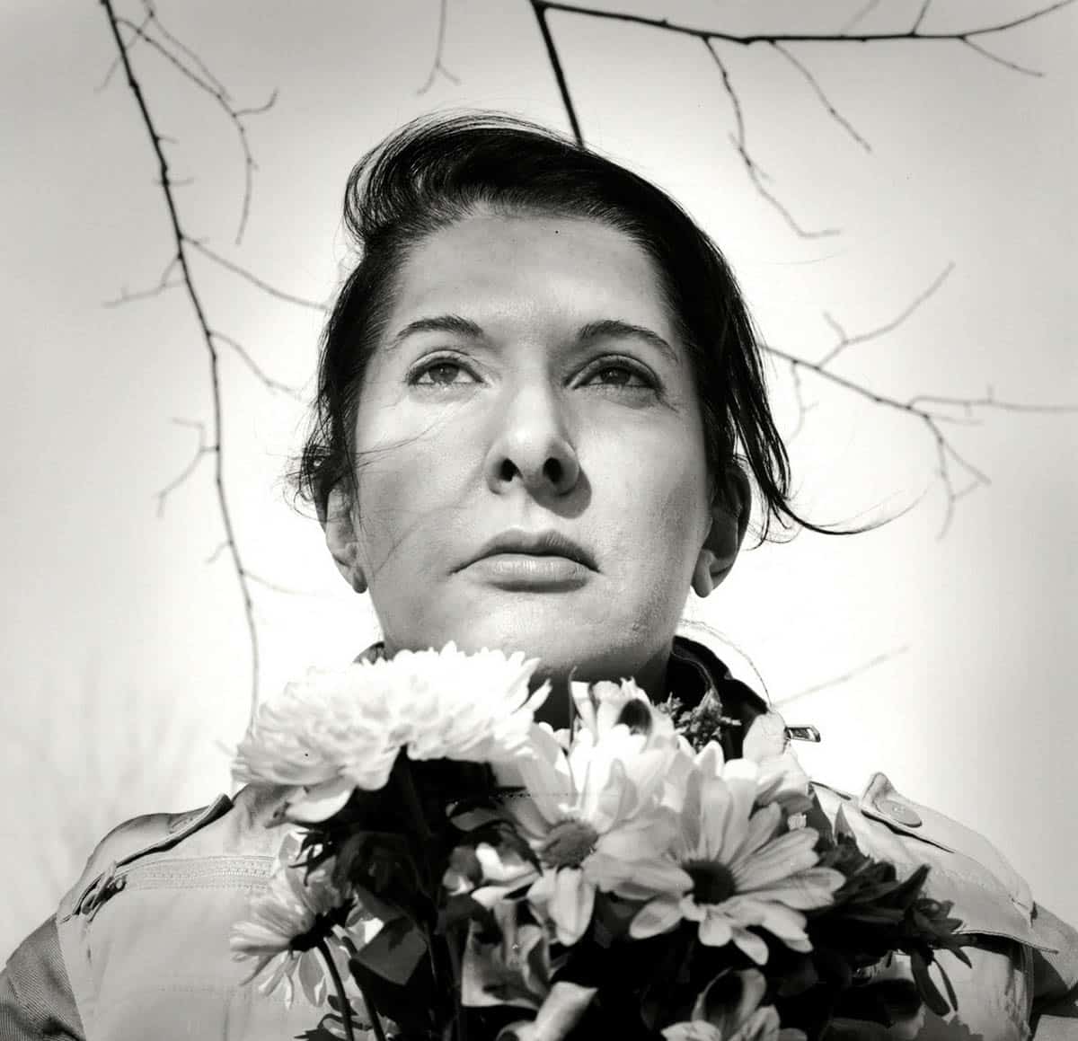 abramovic portrait with flowers