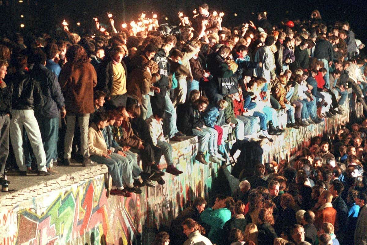 fall berlin wall 1989