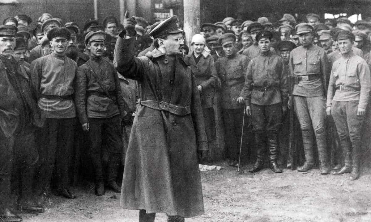 leon trotsy addresses troops