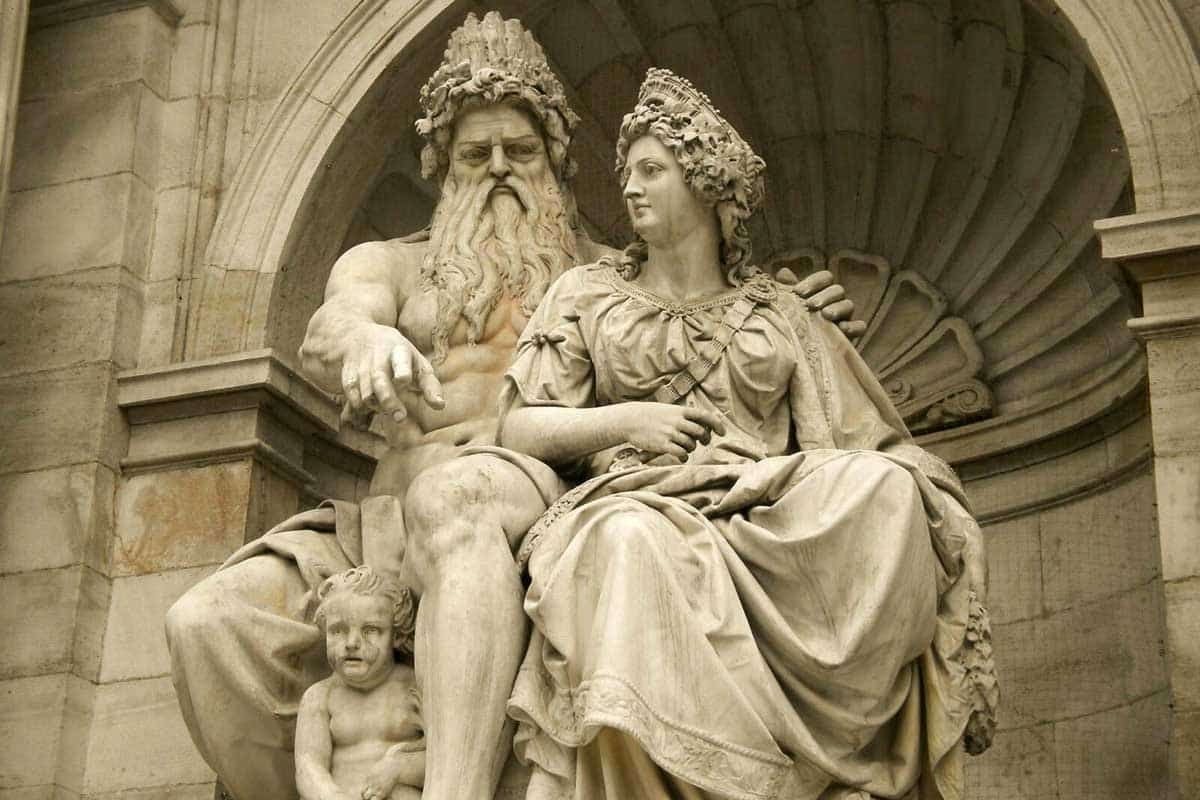 statue zeus hera vienna austria