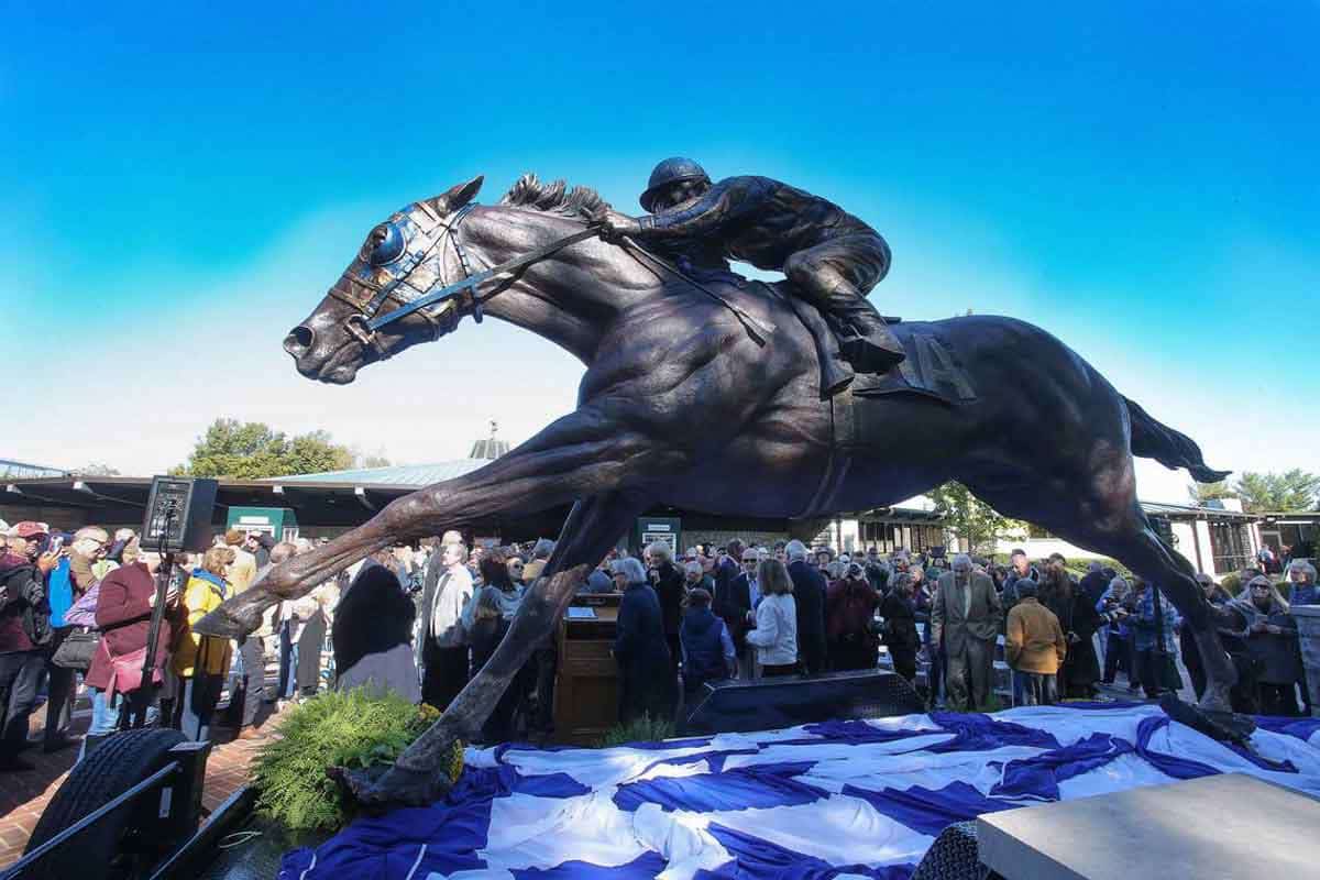 famous horses secretariat statue