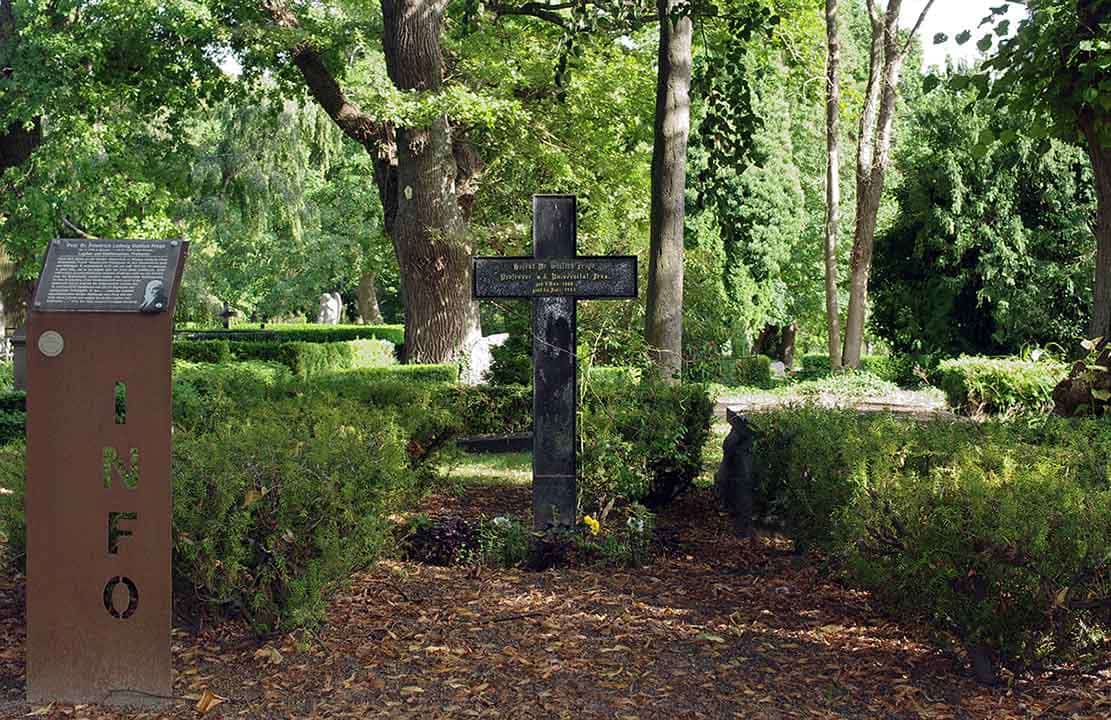 gottlob frege grave cross