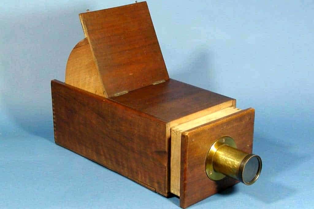 camera obscura model wood