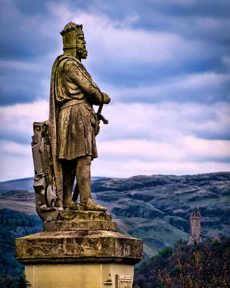 medieval king robert i statue