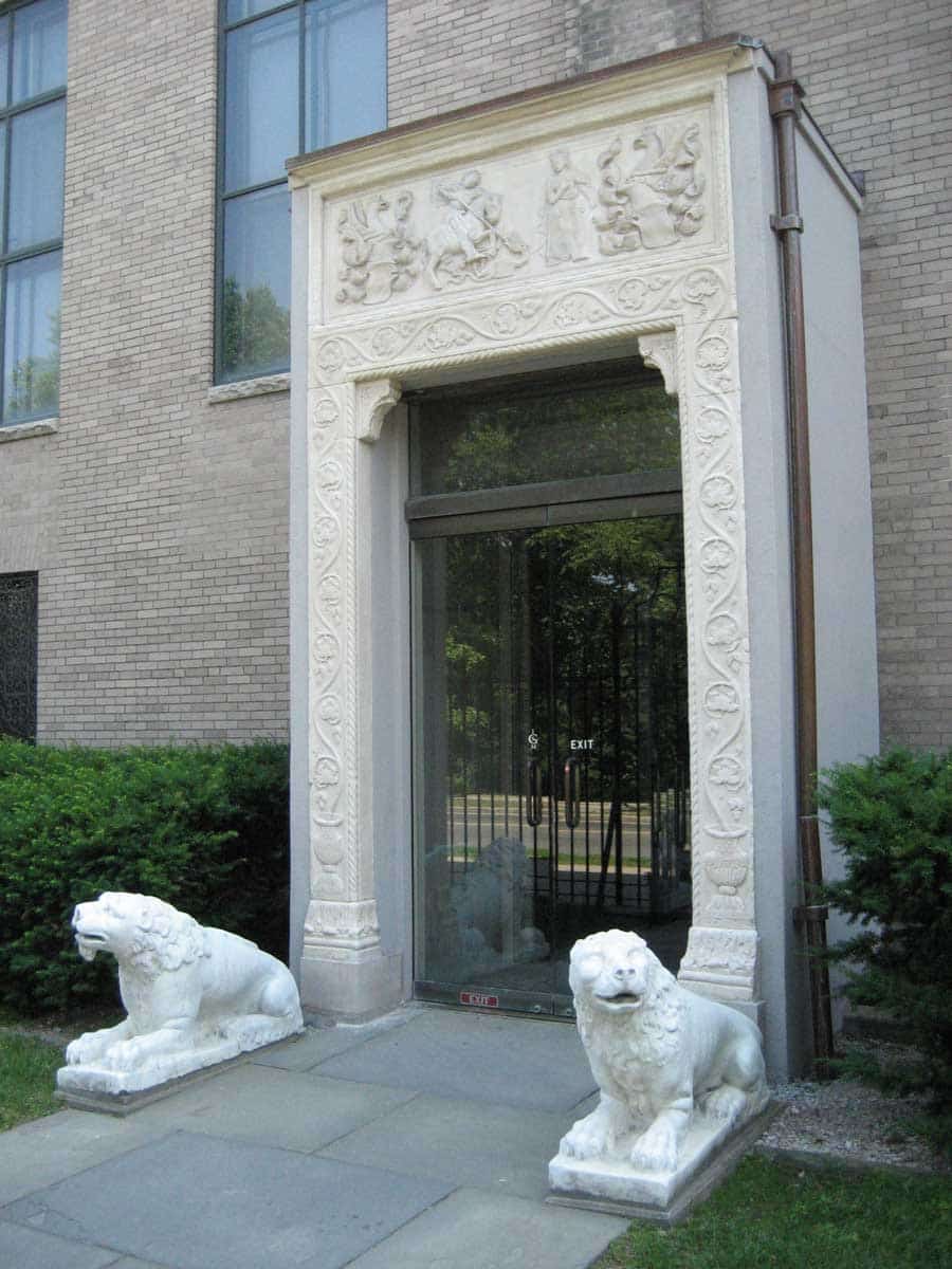 gardner exterior lions