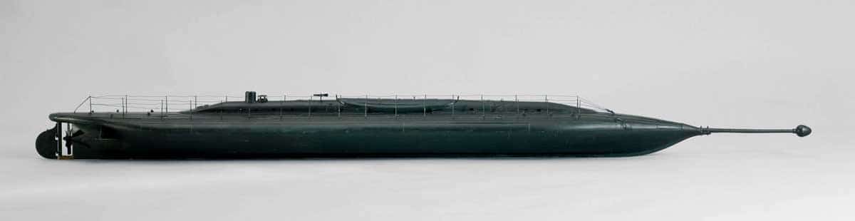 submarine history plongeur