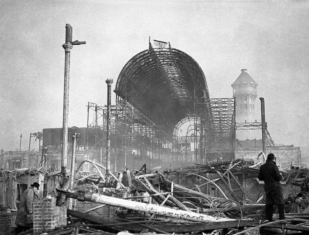 the crystal palace london fire