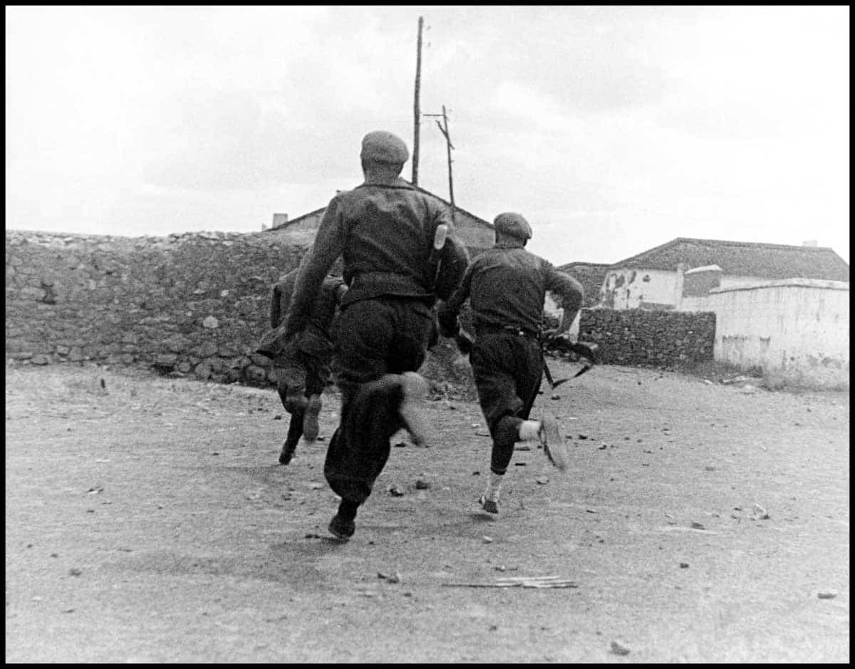 taro republican soldiers photograph