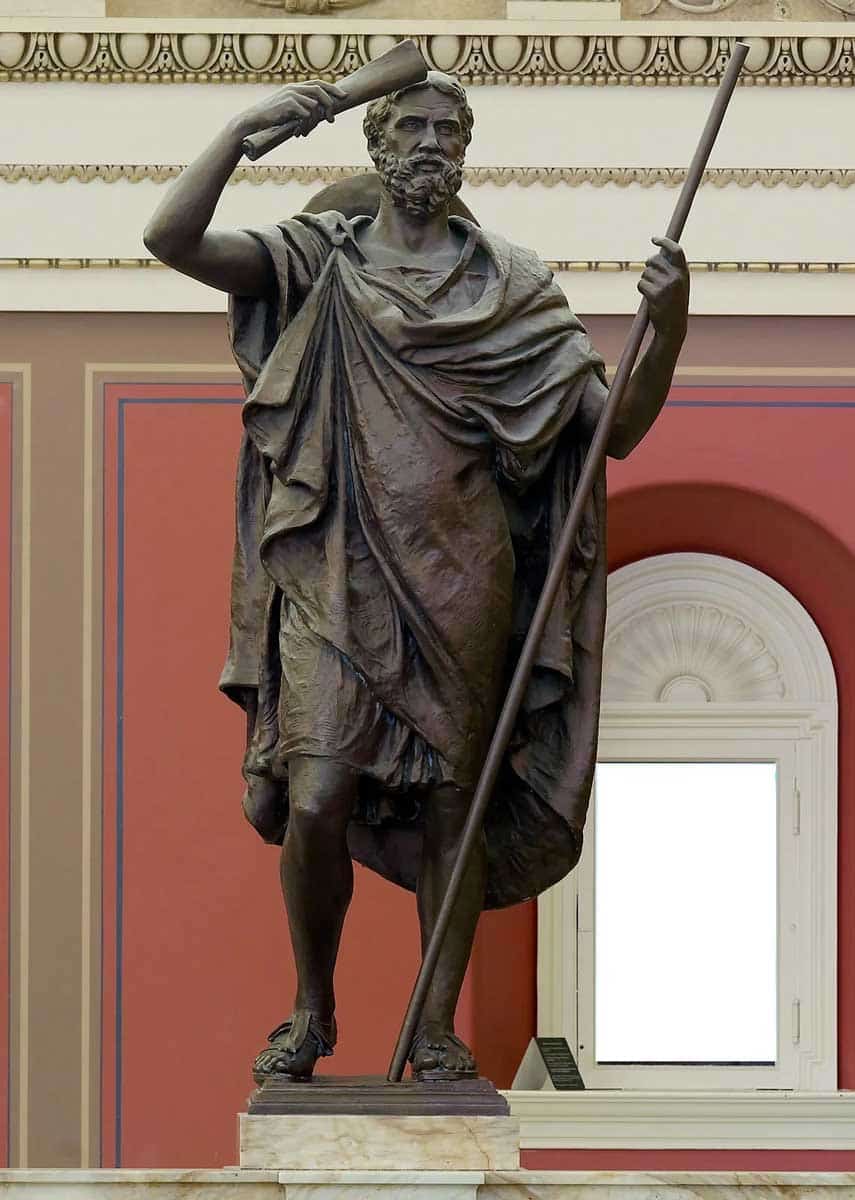 battle artemesium herodotus statue