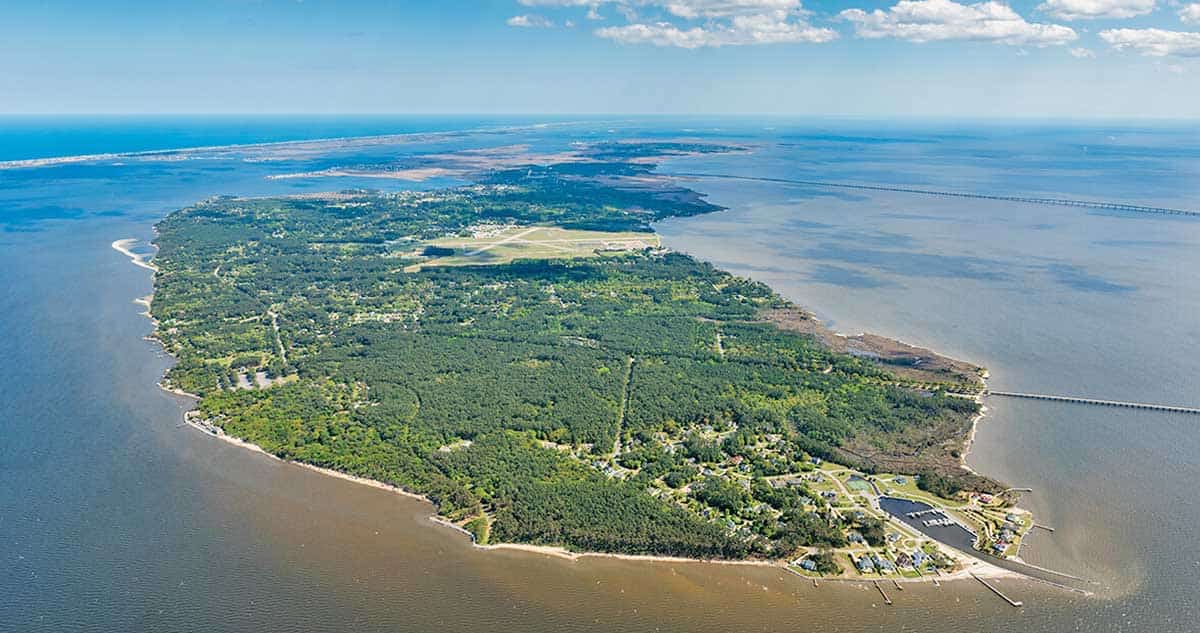 two places roanoke island