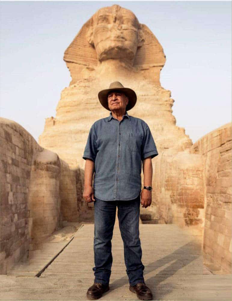 zahi-hawass-sphinx