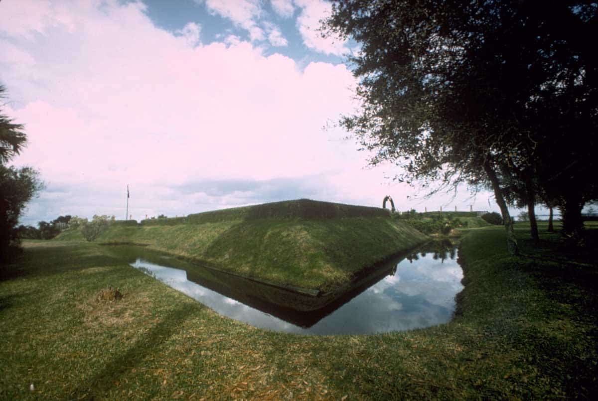 fort caroline huguenots moat