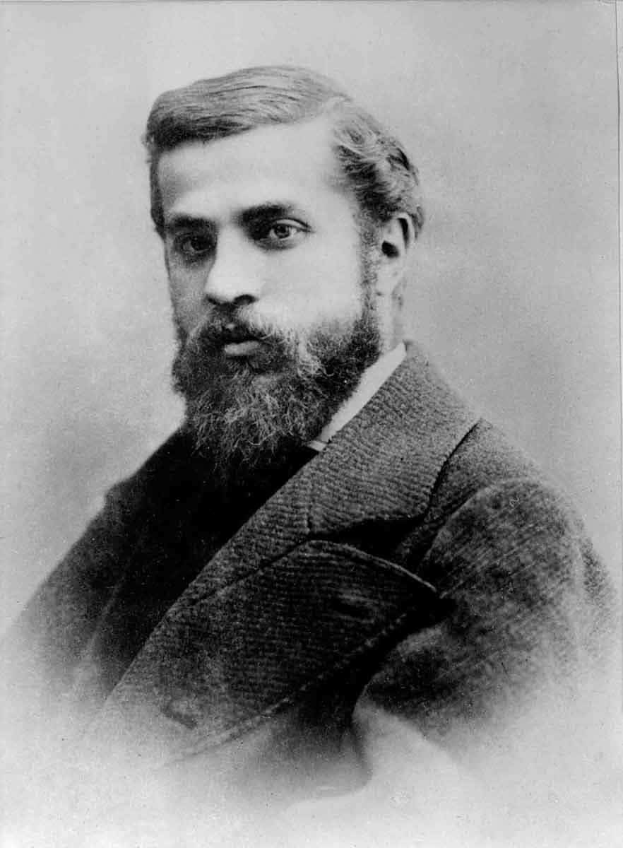 antoni gaudi portrait photo