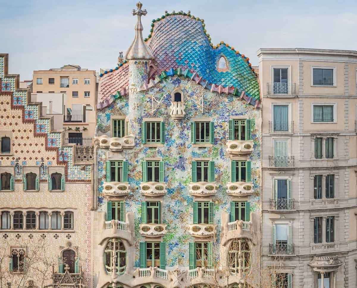 casa batllo gaudi facade