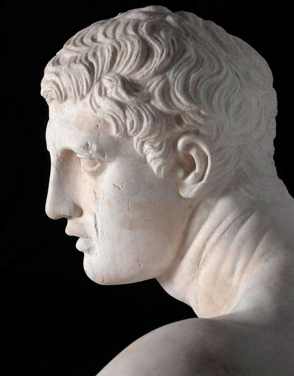 portrait profile greek.statue