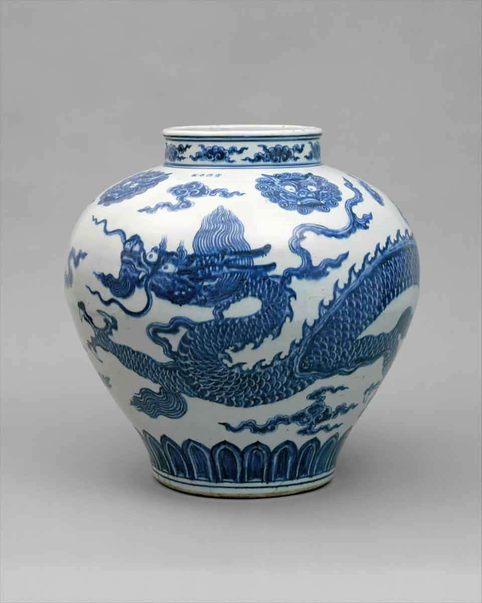 chinese dragon vase