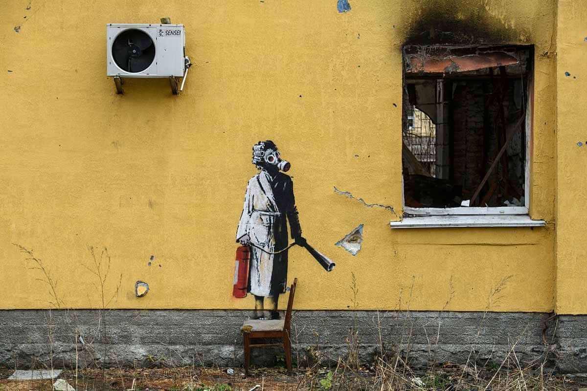 banksy woman hostomel, Venice