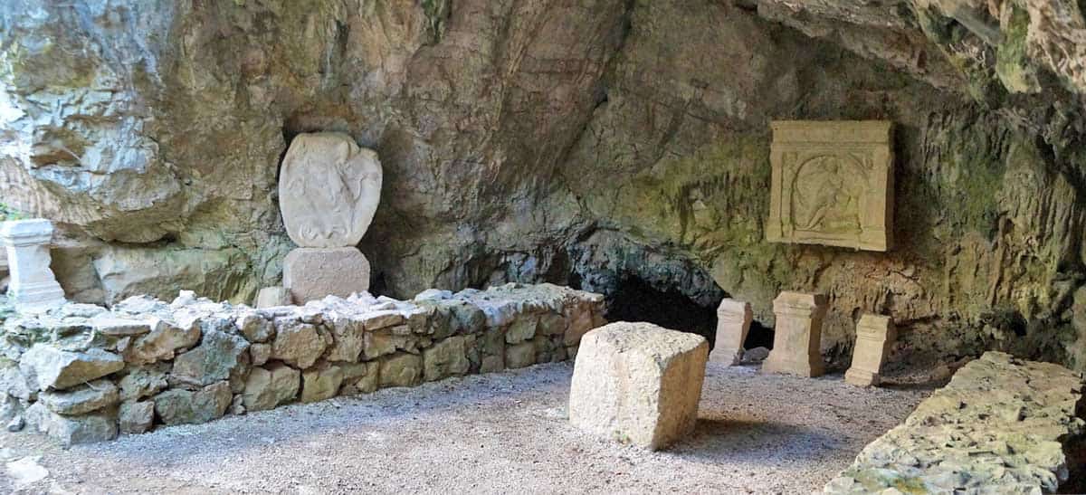 italian cave mithraeum