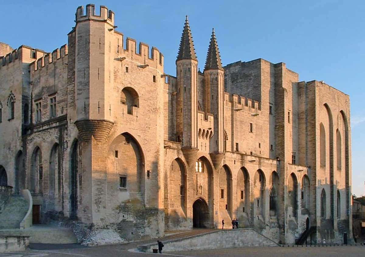 popes palace avignon