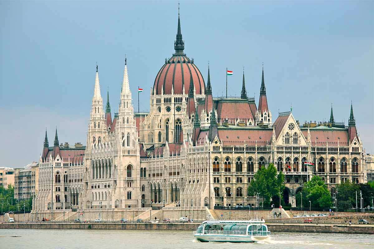 Hungarian Parliament by Alex Proimos