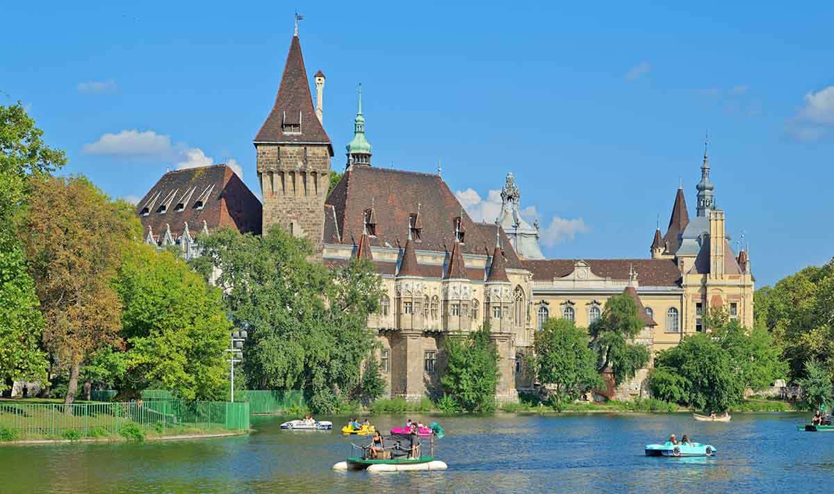 Vajdahunyad Castle by Kurayba