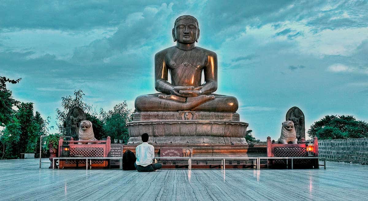 mahavira statue delhi