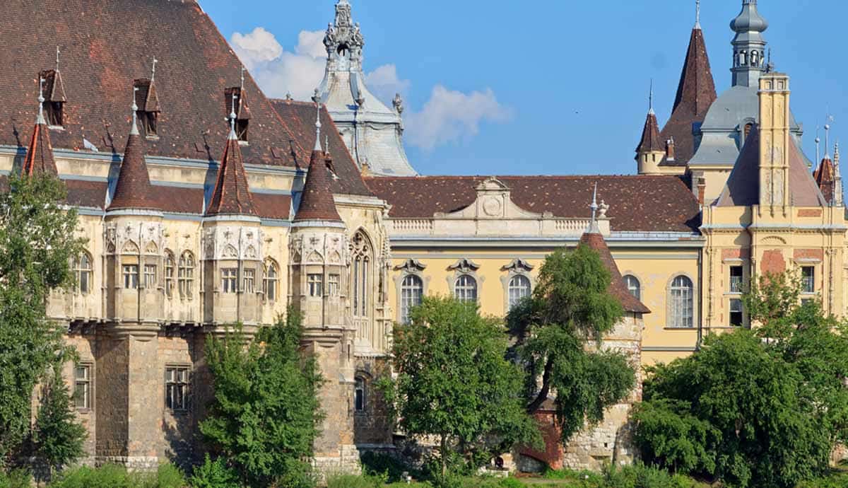 top historical sites in budapest