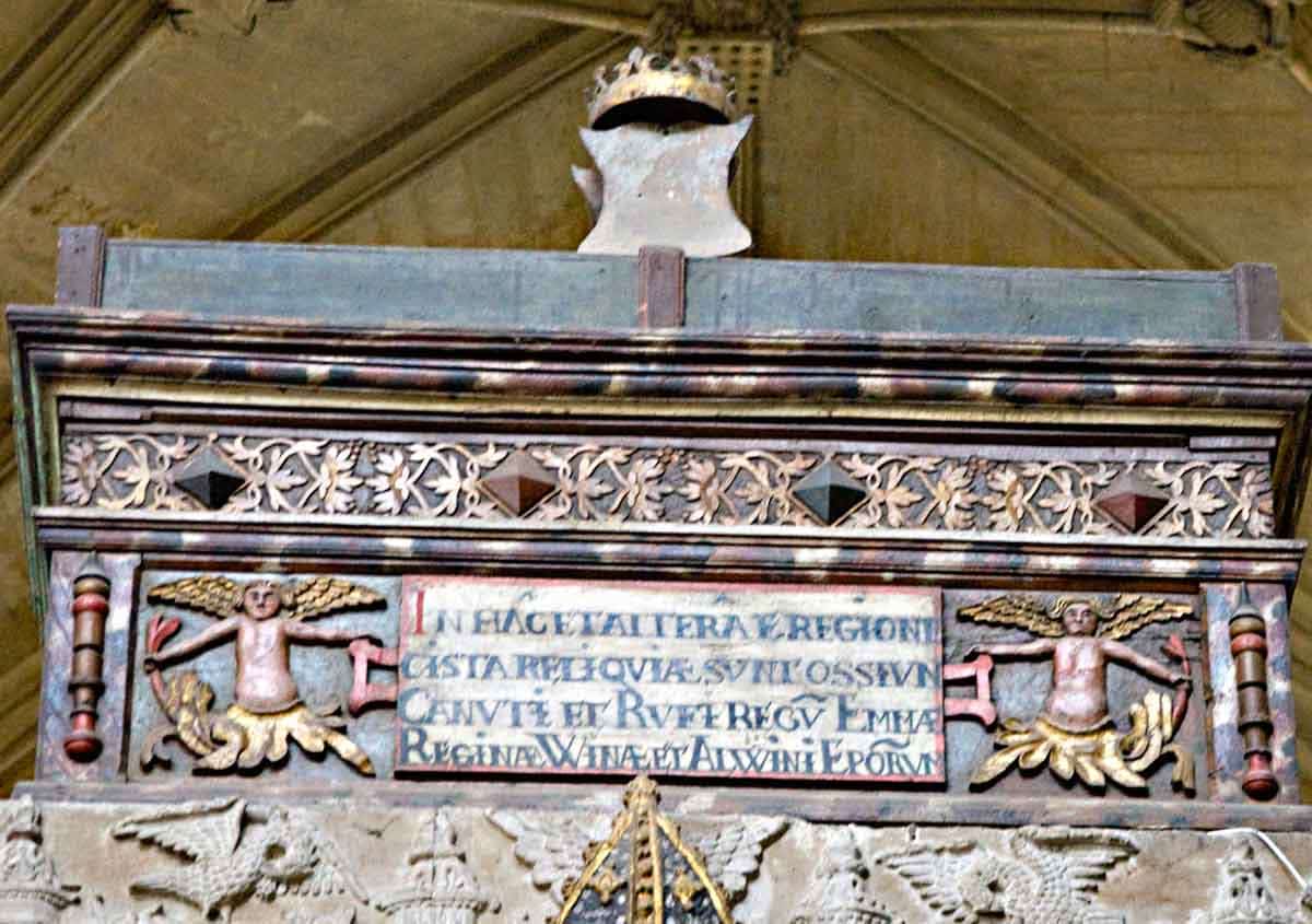 winchester cathedral mortuary chest