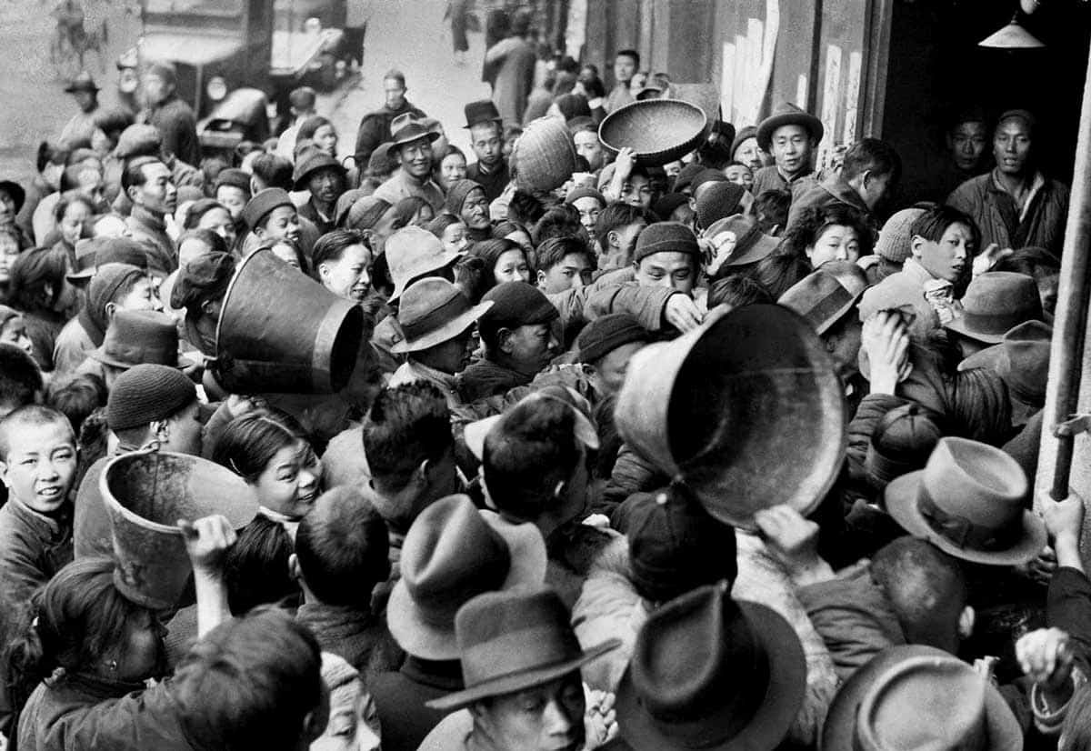 crowds rush for cheap rice