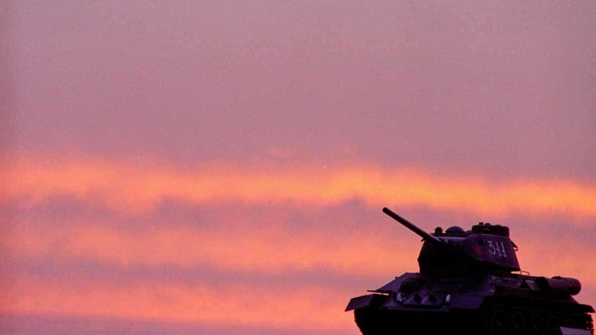 t 34 sunset romantic