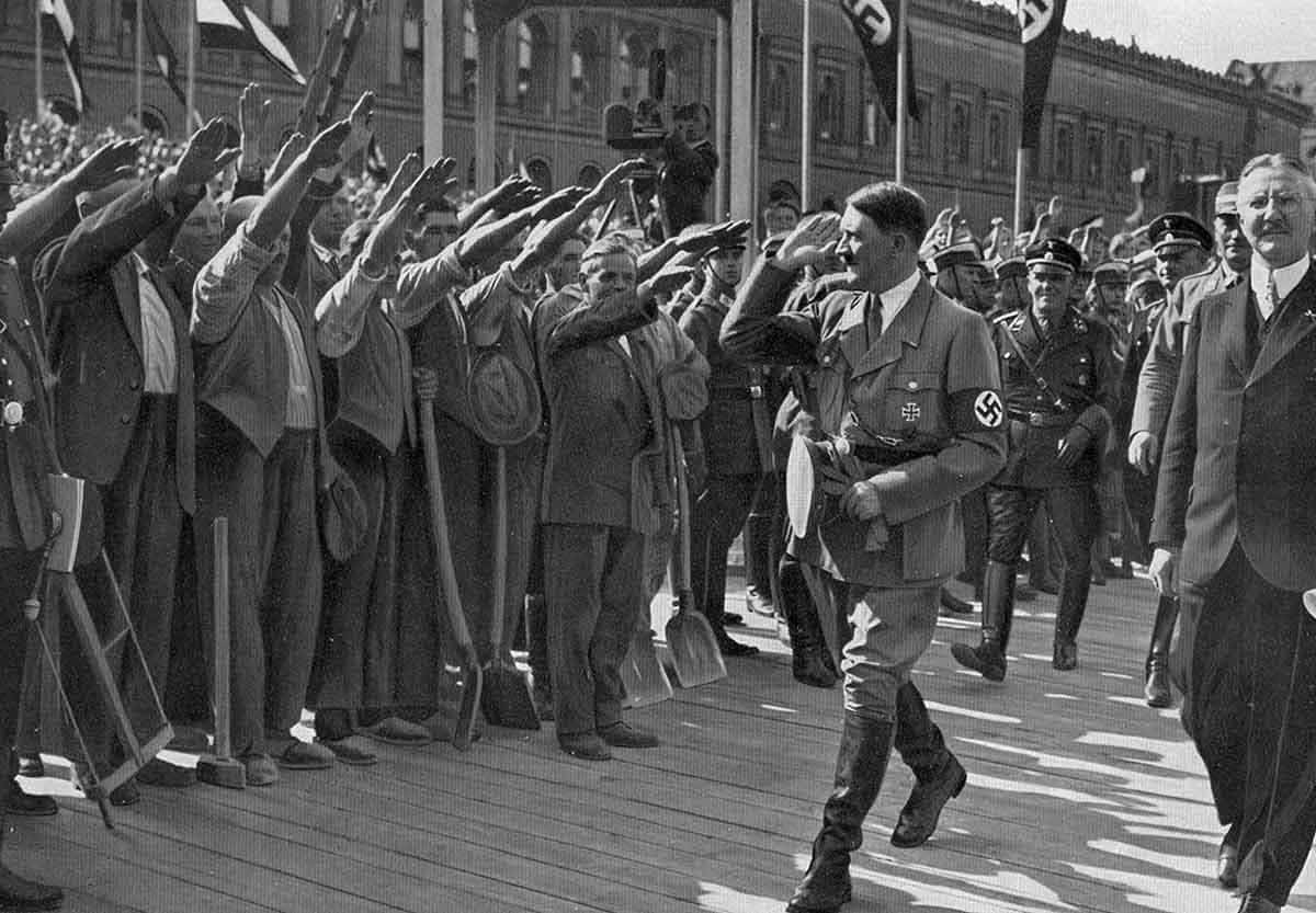 hitler-salute