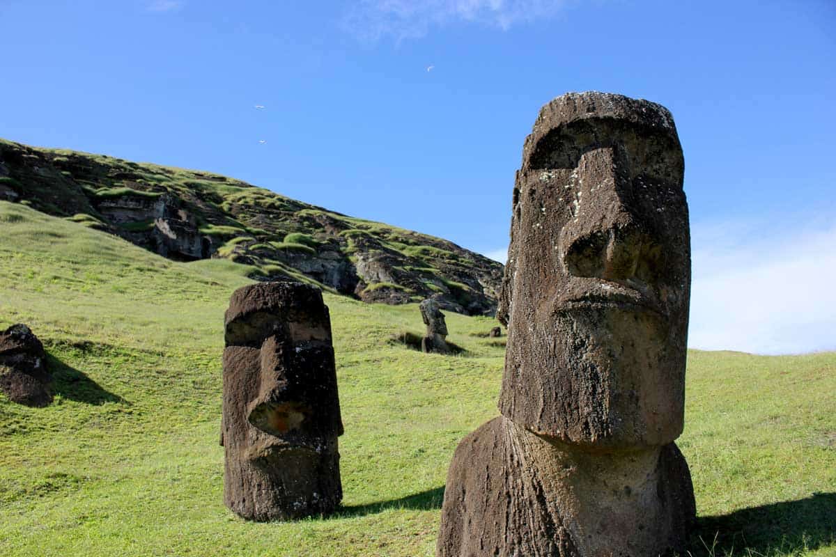 moai easter island two heads