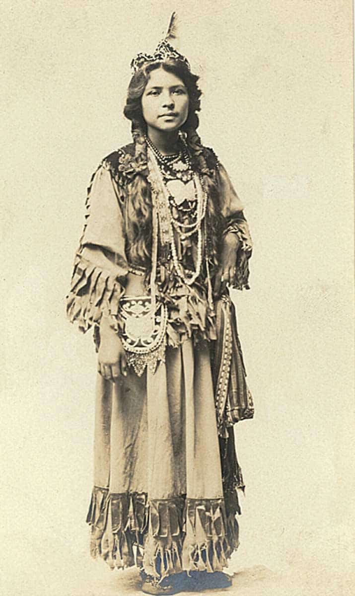 photograph haudenosaunee woman