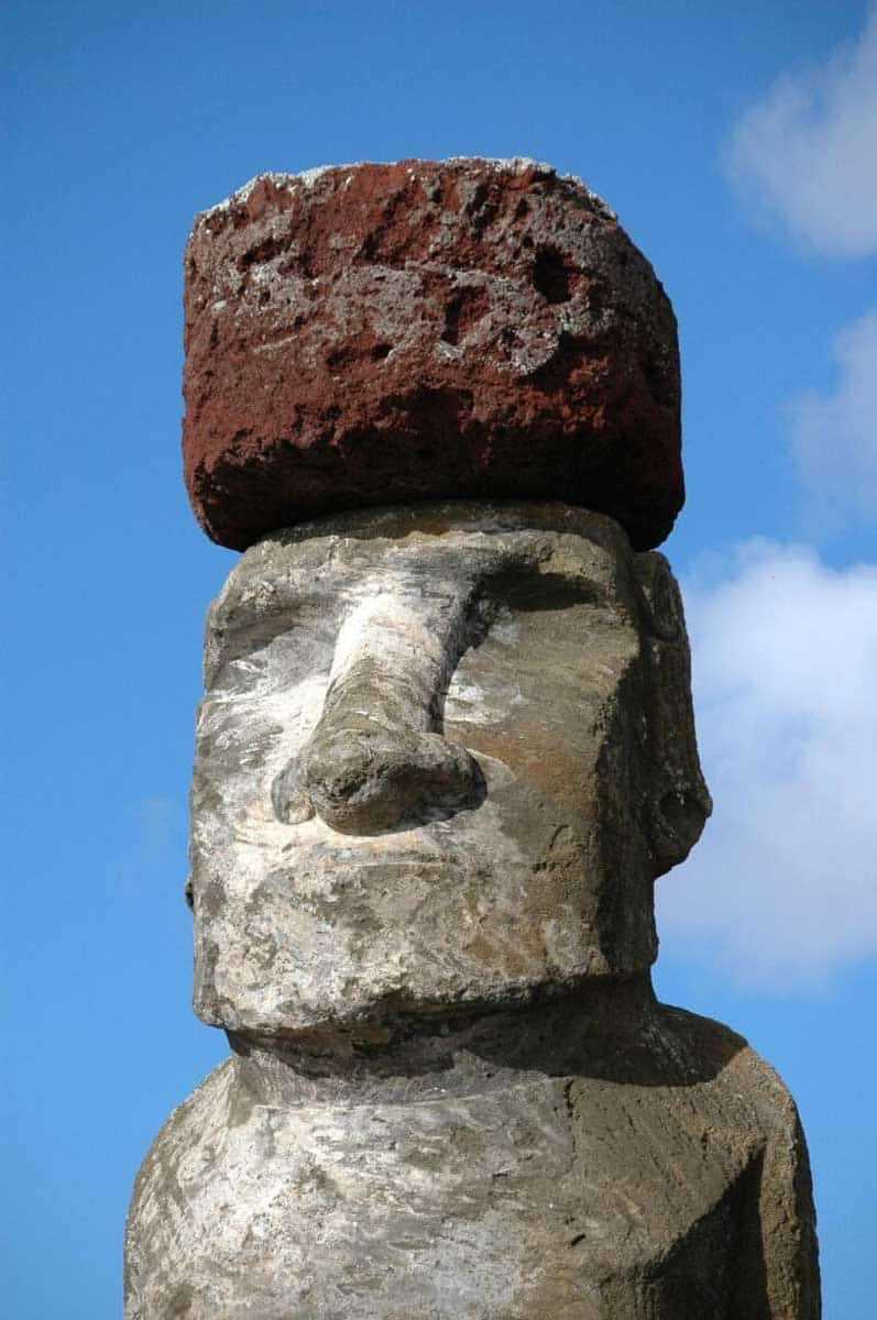 sculptures moai pukao