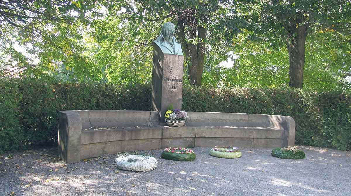 A statue of Fichte in his birthplace Rammenau by Walter Sintenis. Source: Wikidata