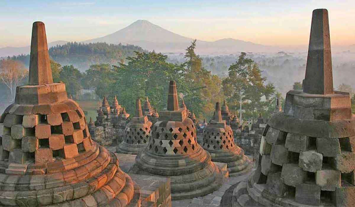 borobudur temple indonesia