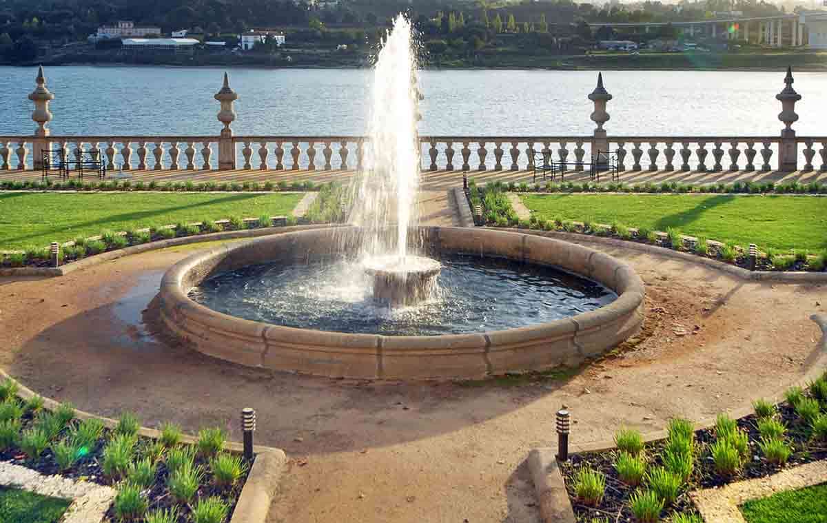 fountain freixo palace