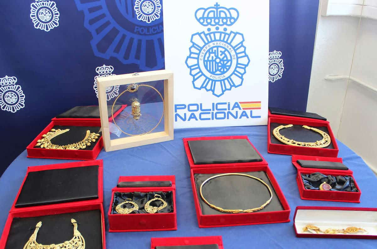 spain-ukraine-gold-items-recovered