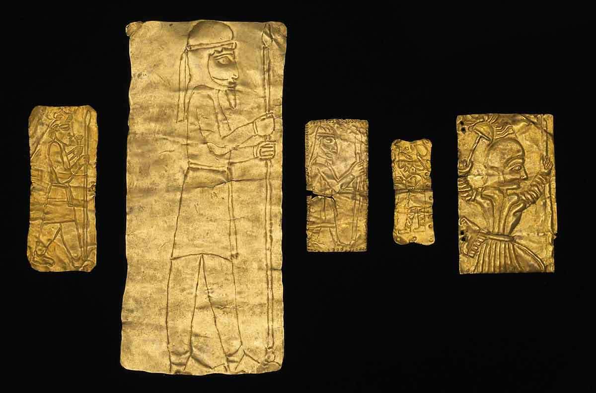 votive plaque achaemenid warriors