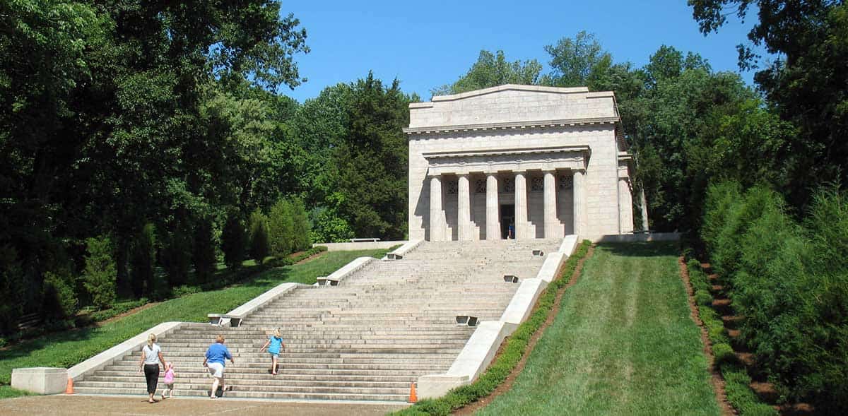 abe lincoln birthplace