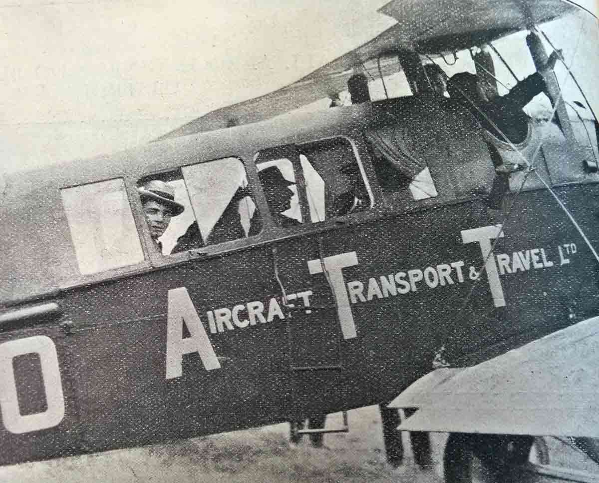 early passenger plane 1920s